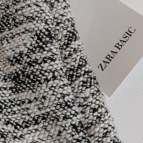 ZARA SKIRT TWEED BLACK WHITE ASYMMETRICAL TIERED Ruffled Size Large NEW! - Picture 2 of 6